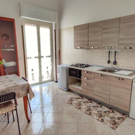 Confy Apartments Помпей Екстериор снимка
